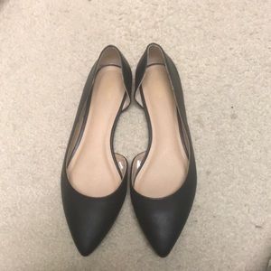 Blacked pointed toe flats